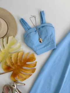 Conjunto Alfaiataria Saia e cropped na internet