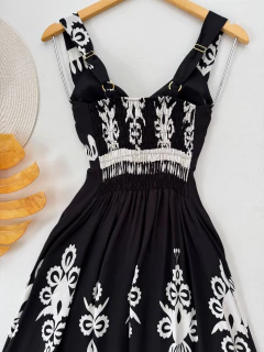 Vestido longo Isis na internet