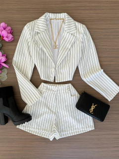 Conjunto alfaiataria risca de giz blazer