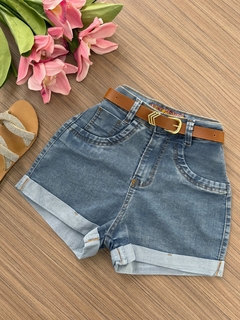 Shorts jeans com cinto - comprar online