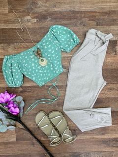 Cropped floral