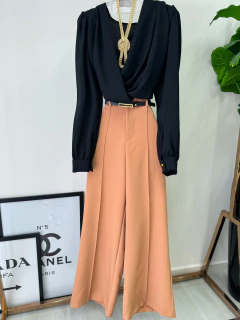 Calça pantalona alfaiataria (cópia) (cópia) (cópia) on internet