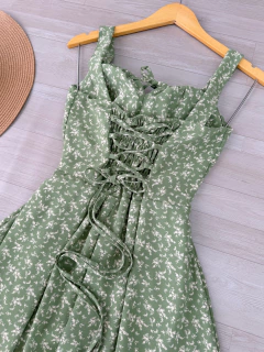 Vestido midi Luana verde na internet