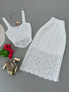 Conjunto cropped e saia midi tricot