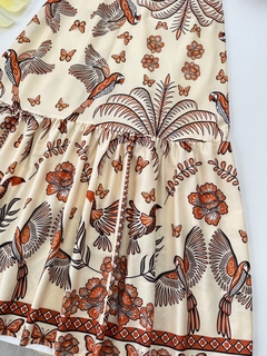Vestido longo estampado na internet