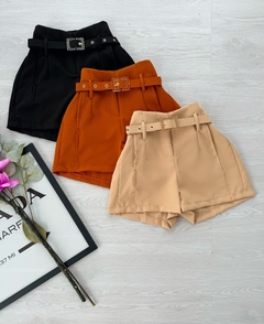 Shorts alfaiataria com cinto
