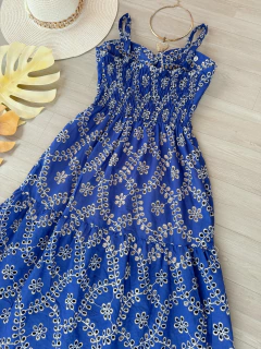 Vestido midi laise na internet