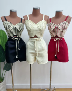 Conjunto Shorts e Cropped na internet