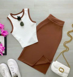 Conjunto canelado marrom