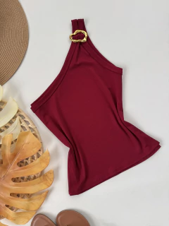 Blusa canelada fivela na internet