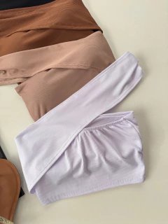 Cropped canelado fivela na internet