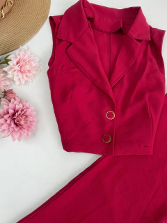 Conjunto calça e colete na internet