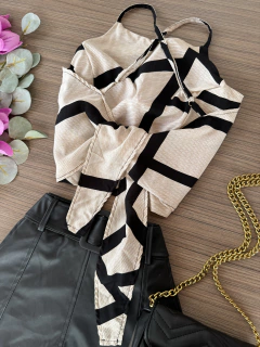 Cropped Luci (cópia) on internet