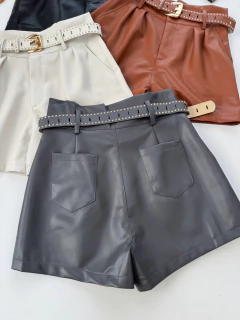 Shorts em couro eco (cópia) (cópia) (cópia) (cópia) - (cópia) - Glamix 