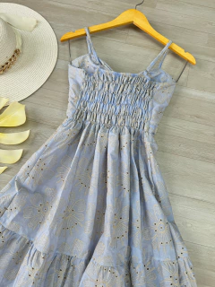 Vestido midi laise na internet