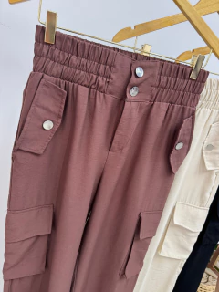 Calça cargo na internet