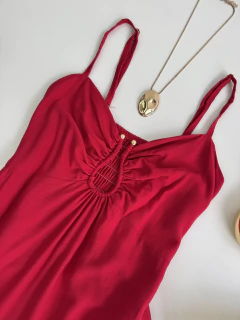 Vestido longo vermelho na internet