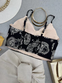 Cropped Laise na internet