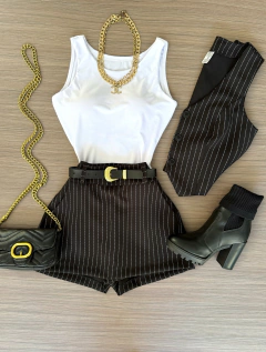 Conjunto Alfaiataria Saia/shorts e colete risca de giz