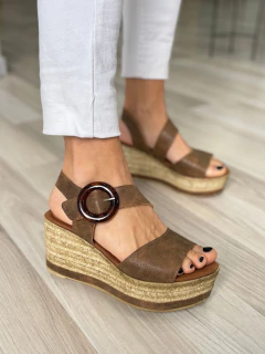 1303 - COMPAÑIA DE ZAPATOS