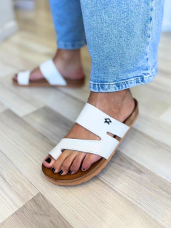 300 - COMPAÑIA DE ZAPATOS