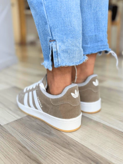 Camp cinza on internet