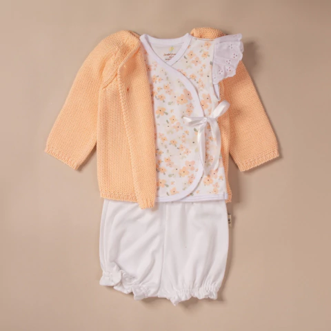 Caja regalo Melocoton: batita con puntillas, bombachudo y saquito - buy online