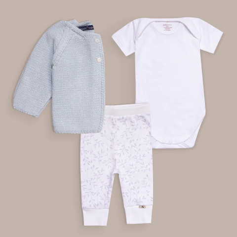 Conjunto Harmony: body, pantalon y saquito de hilo