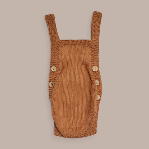 Jardinero tejido a mano avellana