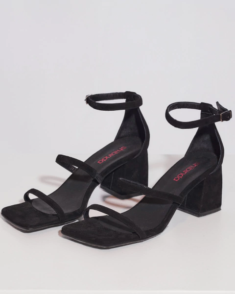 Sandalia MILAN negro