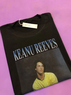 Remera Nineties Keanu - Dinosaurio