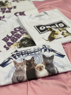 Remera Metallicats - Dinosaurio