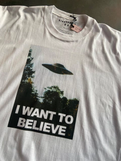 (Ungendered) Remera Believe en internet