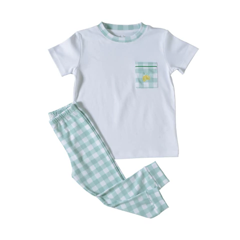 Pijama infantil Algodao Pima Vichy Pistache com bolso bordado de limão siciliano - manga curta e calça com estampa xadrez.