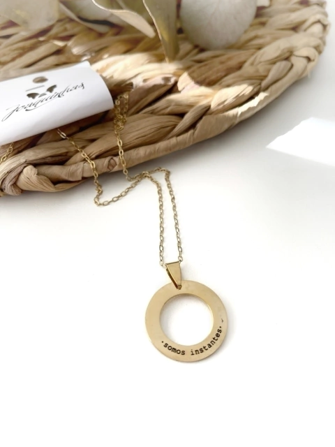 Somos Instantes Collar Acero Quirúrgico Dorado