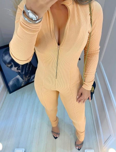 Macacão Bhali na internet