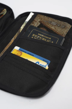 Porta Pasaportes Documentos Organizador De Viaje Estampado Flores en internet