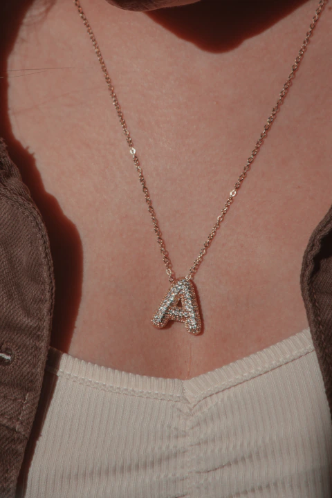 Collar Chunky Letter Shine A Gold