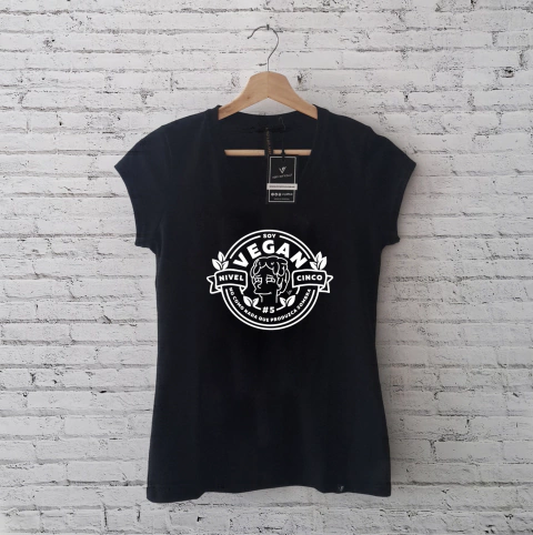 Remera entallada Vegan #VRYDFFCLT
