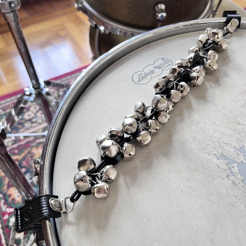 Oruga Clip-O Cascabeles - comprar online