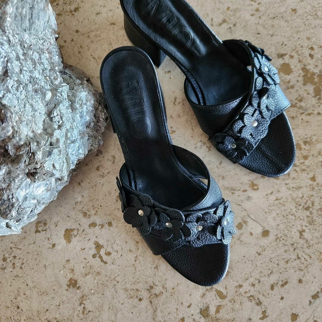 Sandalia Margarita cuero negro thumbnail 2