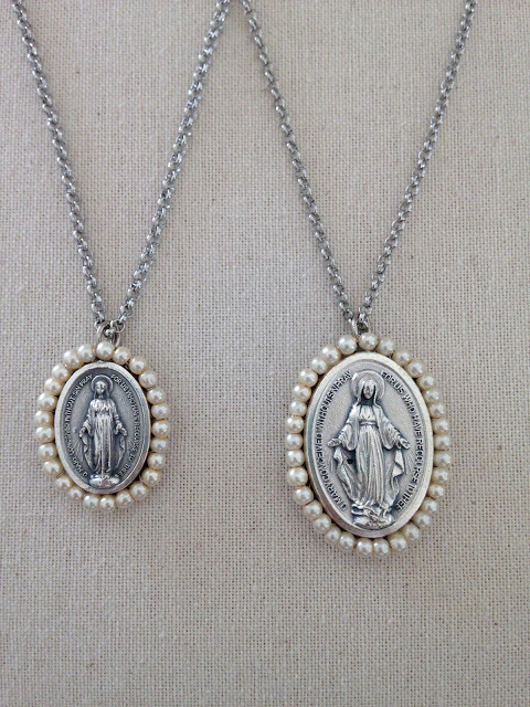 Imagen de Milagrosa Oval Clásica