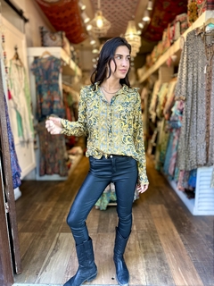 CAMISA SEDA LIRIOS - Shanti Hippie Chic