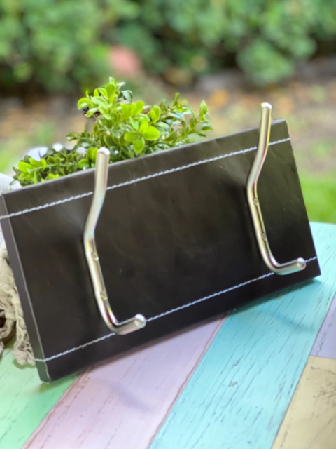 Perchero Chocolate con dos divisiones