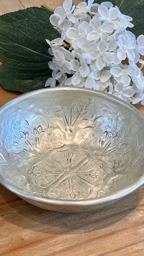 Bowl de metal tramado