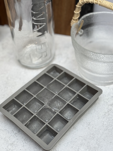Cubetera de silicona cubos grey - comprar online