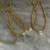 Choker dorado inicial madre perla - comprar online