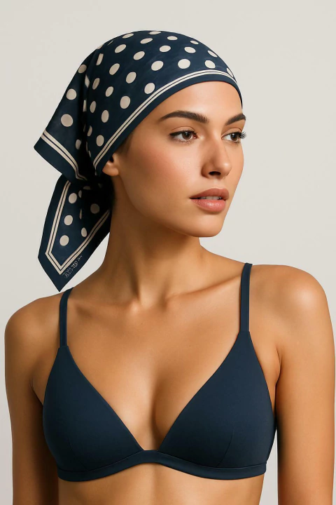 Lenço Michael Kors Midnight Blue - Tamanho Único - comprar online