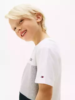 Camiseta Tommy Hilfiger Colorblock - TH7262 - Tamanho 8 - 10 anos na internet