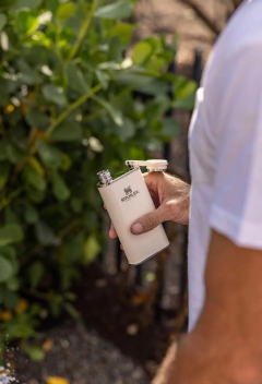 Cantil Stanley Adventure Flask 8oz / 230ml Cor Creme - Mimos de Orlando